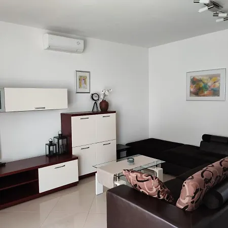Blue Sky Apartment